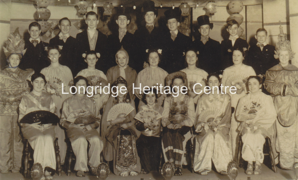 469C - Longridge Amateur Dramatics - Group photograph - 1950